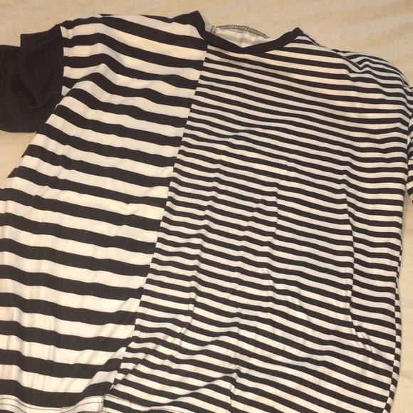 ROMWE Tops - Striped tee. 🗣🗣 MEASUREMENTS POSTED!!